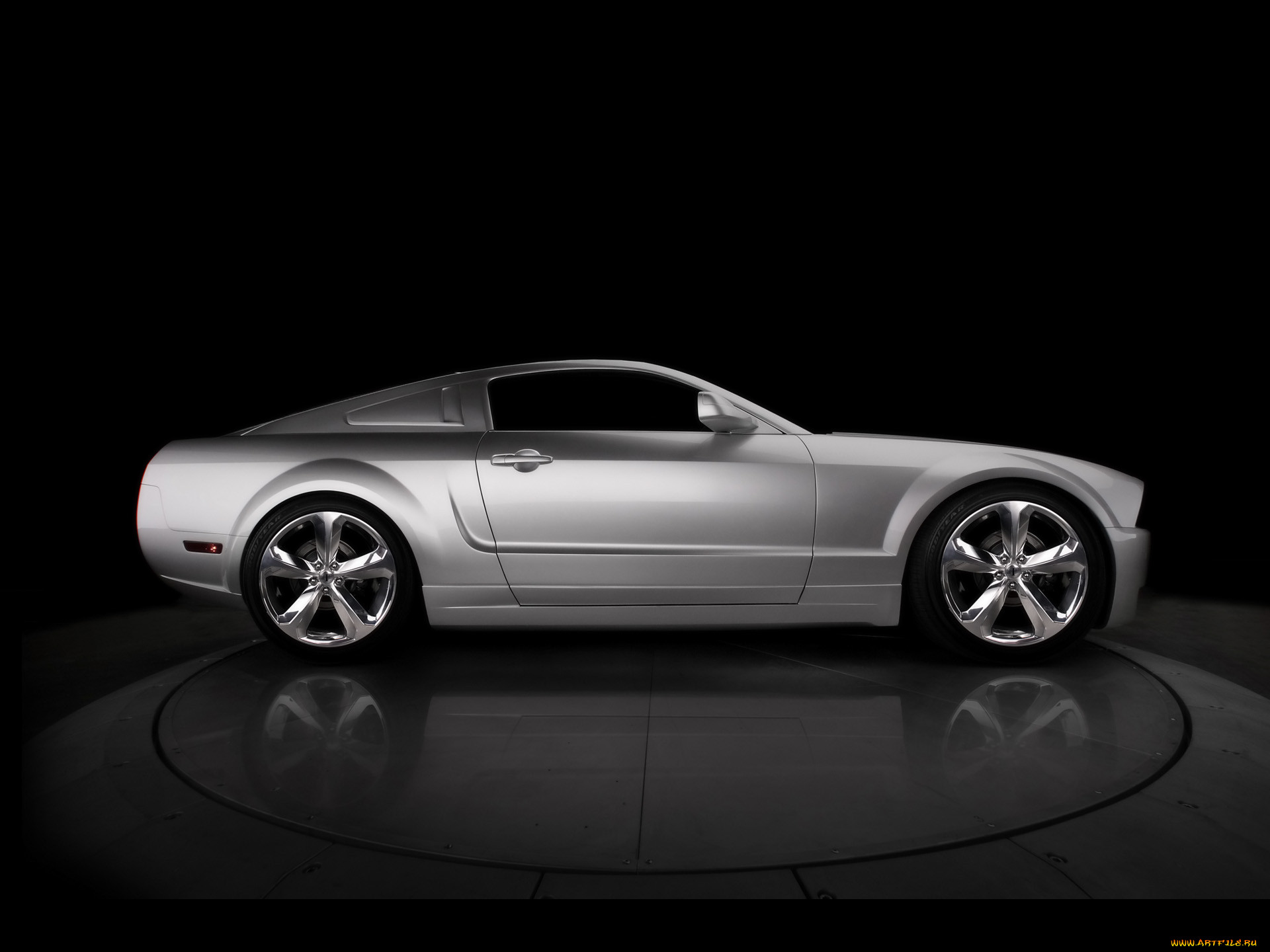 Silver edition. Ford Iacocca. Iacocca Silver 45th. Ford Mustang. Mustang Iacocca.